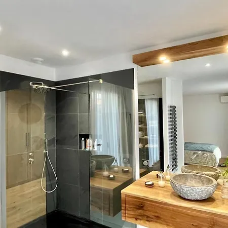 Magnifique Duplex 220m2, Classe 5 Etoiles, Rooftop, Jacuzzi, Vue Mer Et Bastion Centre Ville Porto-Vecchio (Corsica)