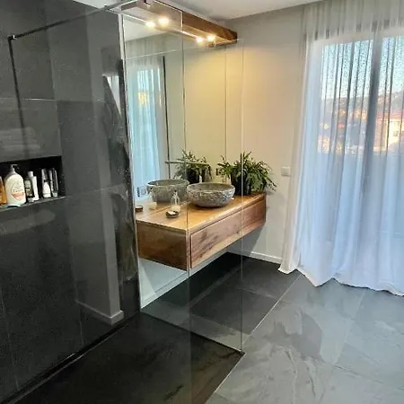 Magnifique Duplex 220m2, Classe 5 Etoiles, Rooftop, Jacuzzi, Vue Mer Et Bastion Centre Ville Apartment